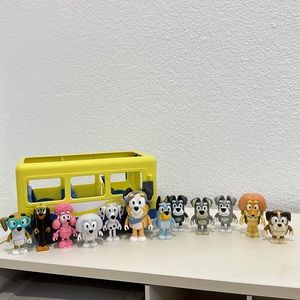 Bluey School Bus & Friends Lot